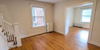 Charming Historic townhouse in downtown Frederick available mid June! Gallery 18