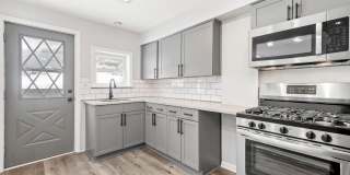 Beautiful 3 bedroom home in Pittsburgh available July 1! Gallery 19