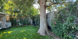 Five Bedroom/Four Bathroom Luxury House in Koreatown Gallery 24