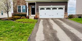 Beautiful Family Home in South Fayette! Gallery 1