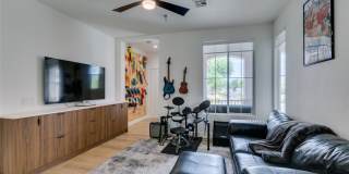 7210 Shallowford Avenue Gallery 32