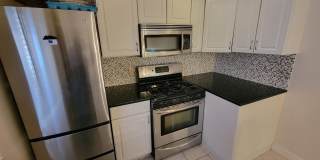 1828-00 GREEN Street Gallery 9