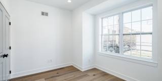1532 CATHARINE Street Gallery 16