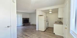 $1,150 - 1 Bed / 1 Bath Bright and Airy Condo on Spokane River Gallery 8