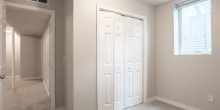 3555 Queen Ave N Gallery 8