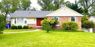 Beautiful 5 bedroom/2.5 bath with large yard Gallery 1