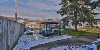 2211 Brown Avenue Gallery 34