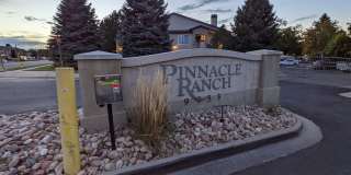 AWESOME 2-BEDROOM CONDO INCL. GARAGE, SWIMMING POOL, WASHER & DRYER! Gallery 5