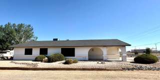 Updated 3 Bedroom, 2 Bathroom Home in Central Kingman – Across from the Mohave County Fairgrounds! Gallery 5