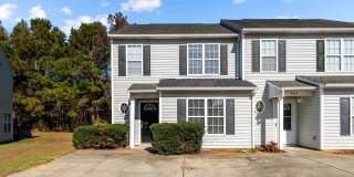 Charming 3-Bed 3.5-Bath Near Campbell University Gallery 1