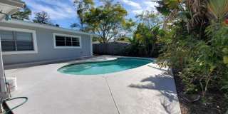 Stunning Pool Home in Sapphire Shores – West of the Trail Near the Ringling Museum Gallery 24