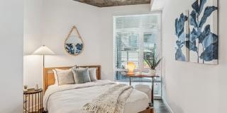 Link Apartments Four12 Gallery 8