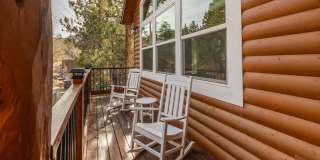 Stunning Fully Furnished 4-Bedroom Home with Amazing Views, EV Charger & Solar in Big Bear! Gallery 4