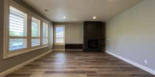 Elegant South Cooper Mountain Home with 4 Bedrooms, Bonus Room, Main-Level Suite & Designer Finishes Gallery 14