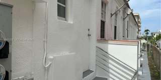 8401 Crespi Blvd Gallery 14