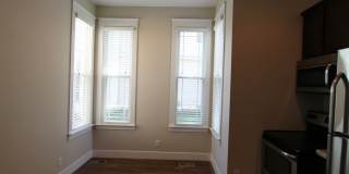 Midtown Renovated Duplex - Hardwood Floors, Exposed Brick Gallery 8