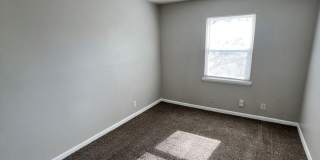 2-Bed, 1-Bath Apartment with Garage Parking! Gallery 9