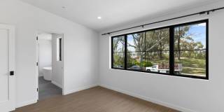 Modern Coastal Lease in Top of the World Gallery 37
