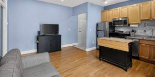 Sunny 1br with Balcony in Columbia Heights! Gallery 3
