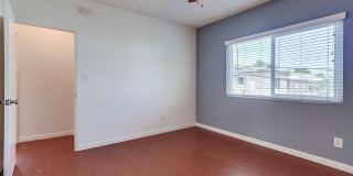 537 W. Hyde Park Blvd Gallery 34