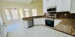 5/4 HEATHROW POOL HOME! Gallery 10