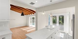 5614 San Vicente Street Gallery 11