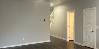 3 Bedroom Townhome with ALL APPLIANCES at a great price!! Gallery 20