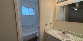1/1 Triplex - End Unit /No Carpet / Vinyl Plank Flooring / Lots of Parking / CISD Gallery 18