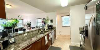 1033 SW 9th Ct Gallery 4