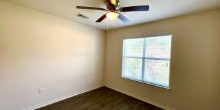 AVAILABLE NOW!!! Lake Life Meets Modern Comfort in Kingsland! Gallery 7