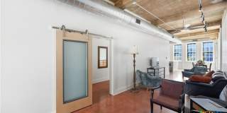 222 Losoya Gallery 21