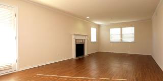 2-bedroom 1 bath available in midtown! Gallery 39