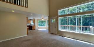 Tri-Level Spring Blvd Home Gallery 24
