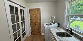 Beautifully renovated 4BR/3BA home close to NAS and beaches Gallery 15