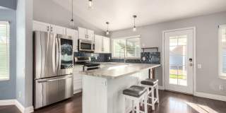 Fantastic Chandler Home Without Carpet! Gallery 7