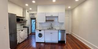 Bright One Bedroom Apartment in Washington Square West! Gallery 1