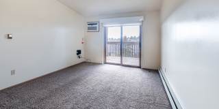 Oakland Pointe Gallery 16