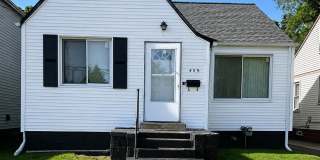 Charming 2-Bedroom Home for Lease in Pontiac Gallery 1