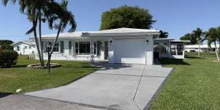 Lakefront 2BR Home in 55+ Leisureville Community Gallery 3
