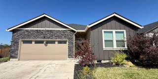 Modern 4 Bed, 2 Bath Home in Northeast Medford Modern 4 Bed, 2 Bath Home in Northeast Medford Gallery 1