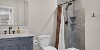 Updated 3BD/3BA Townhome: Quartz Counters, Full Basement Suite/Home Theater, Central A/C Gallery 13