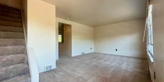 Beautiful Two Bedroom Townhouse in Plum! Equipped Kitchen, Patio & More! Call Today! Beautiful Two Bedroom Townhouse in Plum! Equipped Kitchen, Patio & More! Call Today! Gallery 4