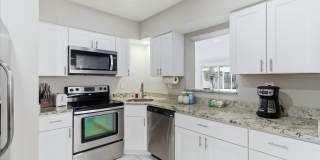 Charming Sarasota Retreat –4-Bedroom/3-Bathroom Modern Pool Home Near Everything! Gallery 9