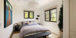 1745 N Vista St Gallery 18