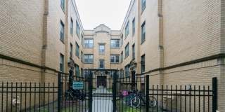 1910 West Winnemac Avenue Gallery 1