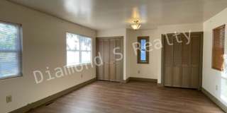 Charming Bungalow Available Early July Gallery 5