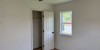 411 East Showalter Drive Gallery 16