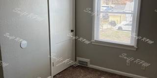 5201 East 12th Street Gallery 11