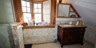 Brighton Oversized 4 Bed / 3 Bath – 2,800 SF – In-Unit Laundry – 6/1 Gallery 22