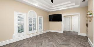 413 E Wisteria Avenue Gallery 2